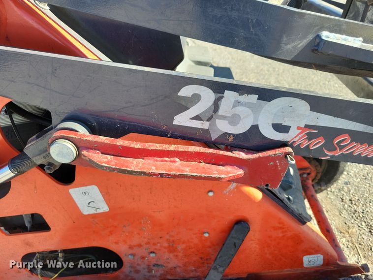 image for item NO9876 2002 Thomas 25G compact utility loader