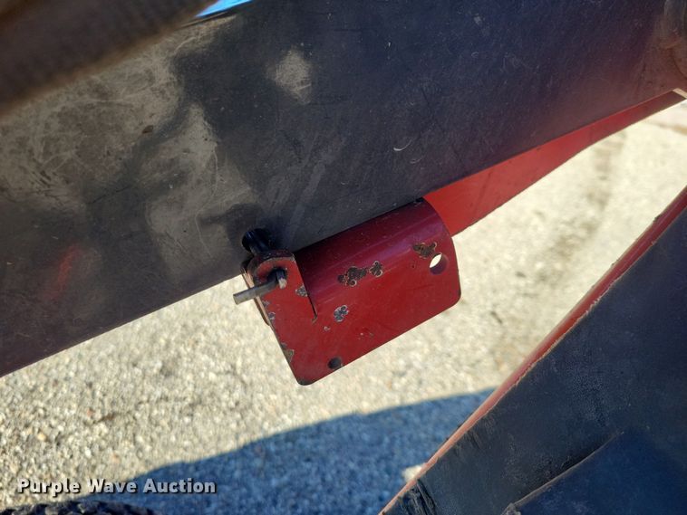 image for item NO9876 2002 Thomas 25G compact utility loader