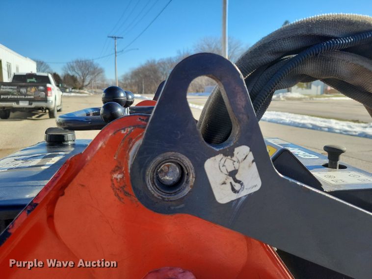 image for item NO9876 2002 Thomas 25G compact utility loader