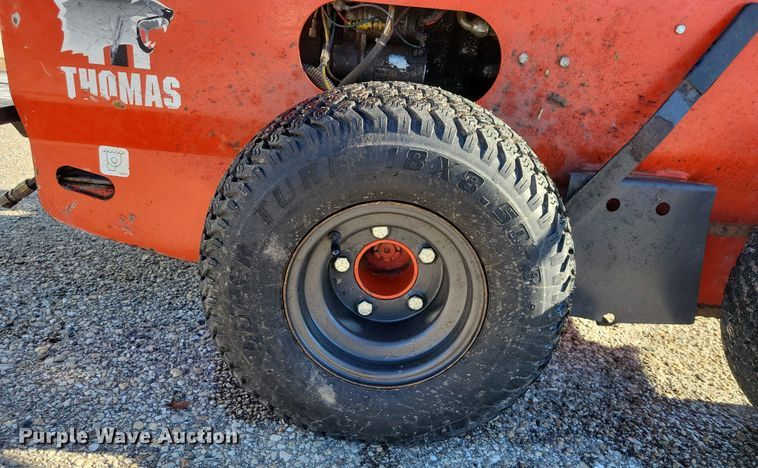 image for item NO9876 2002 Thomas 25G compact utility loader