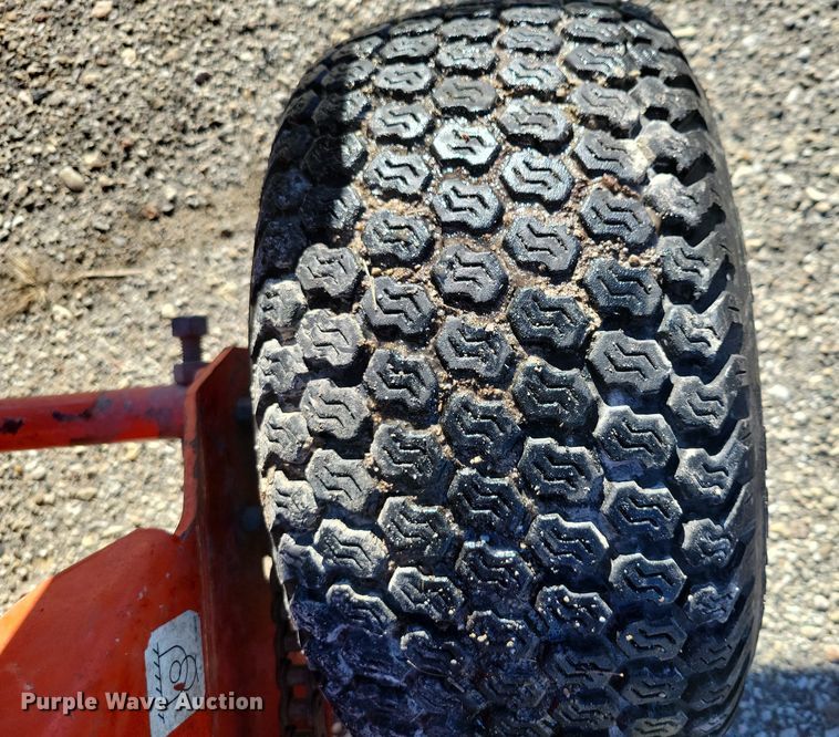 image for item NO9876 2002 Thomas 25G compact utility loader