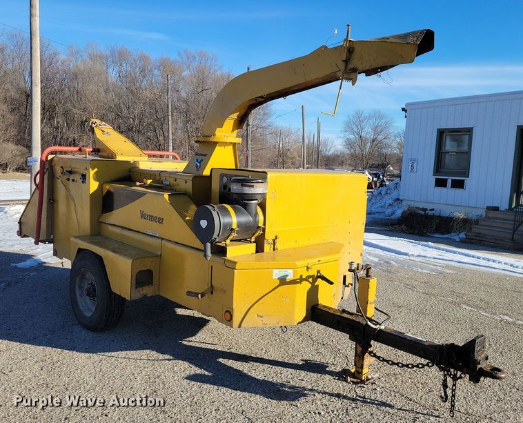 image for item NO9877 Vermeer BC1800 XL wood chipper