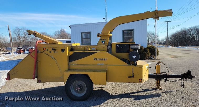 image for item NO9877 Vermeer BC1800 XL wood chipper