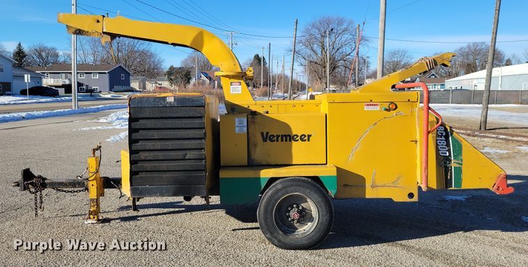image for item NO9877 Vermeer BC1800 XL wood chipper