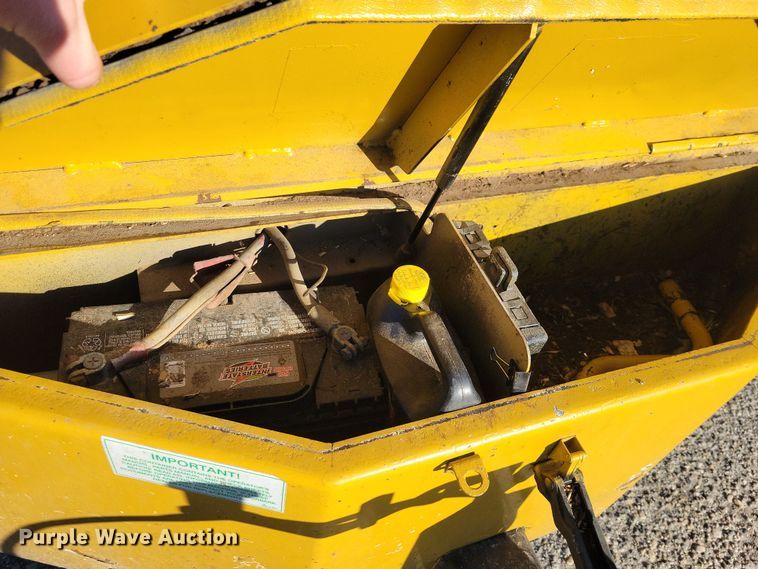 image for item NO9877 Vermeer BC1800 XL wood chipper