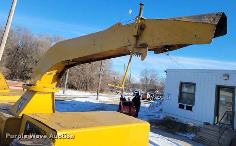 image for item NO9877 Vermeer BC1800 XL wood chipper