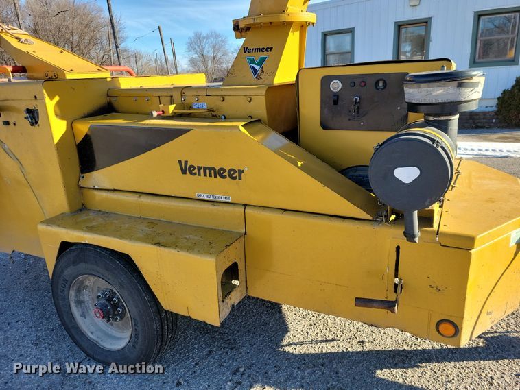 image for item NO9877 Vermeer BC1800 XL wood chipper