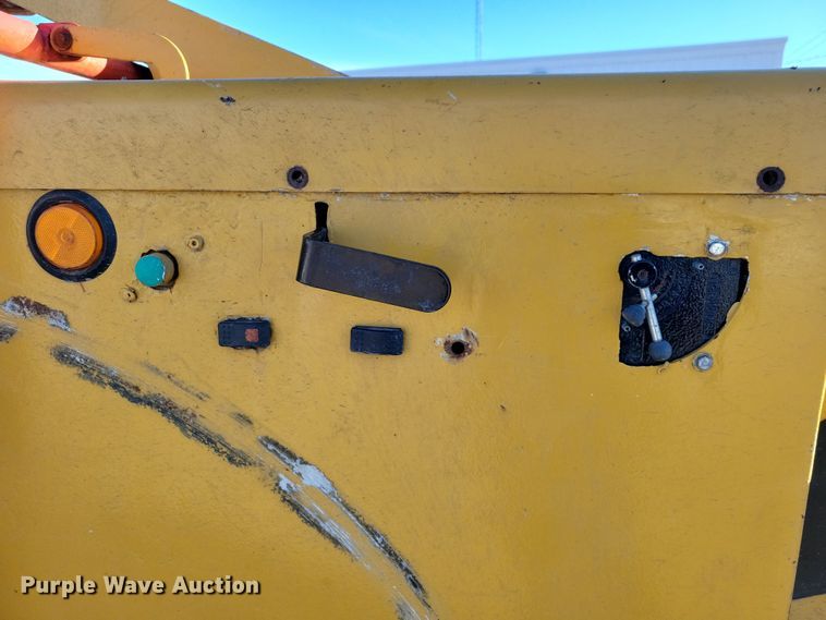 image for item NO9877 Vermeer BC1800 XL wood chipper