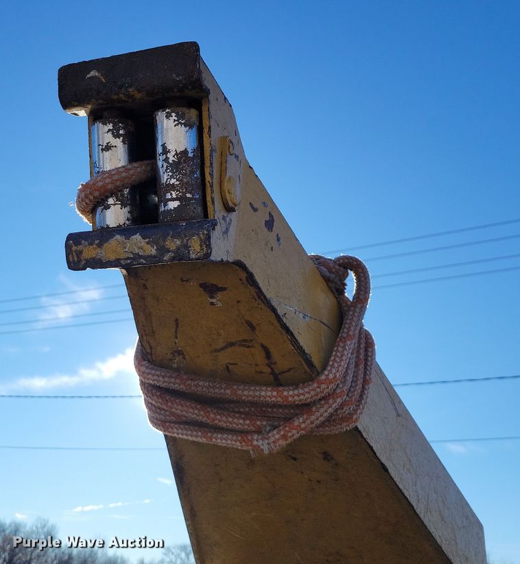 image for item NO9877 Vermeer BC1800 XL wood chipper