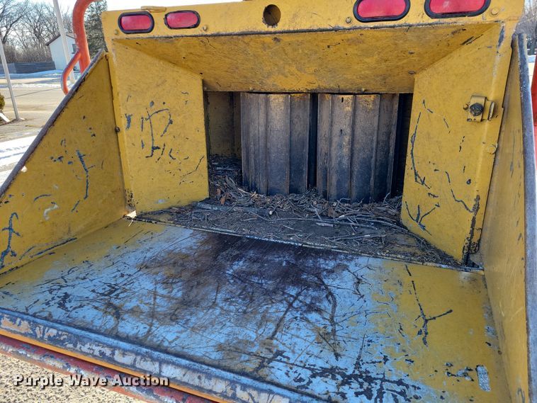 image for item NO9877 Vermeer BC1800 XL wood chipper