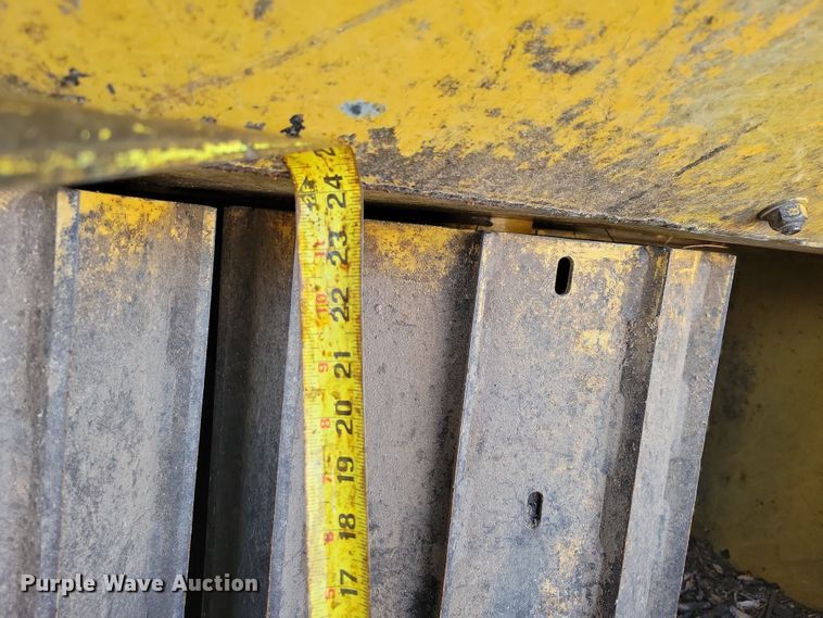 image for item NO9877 Vermeer BC1800 XL wood chipper