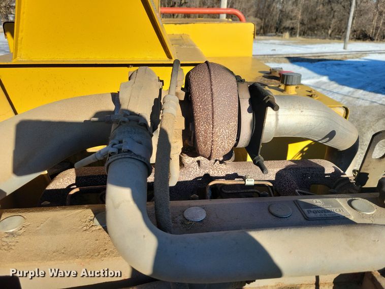 image for item NO9877 Vermeer BC1800 XL wood chipper