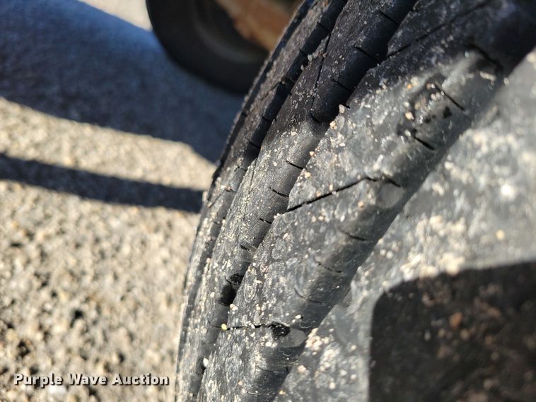 image for item NO9877 Vermeer BC1800 XL wood chipper