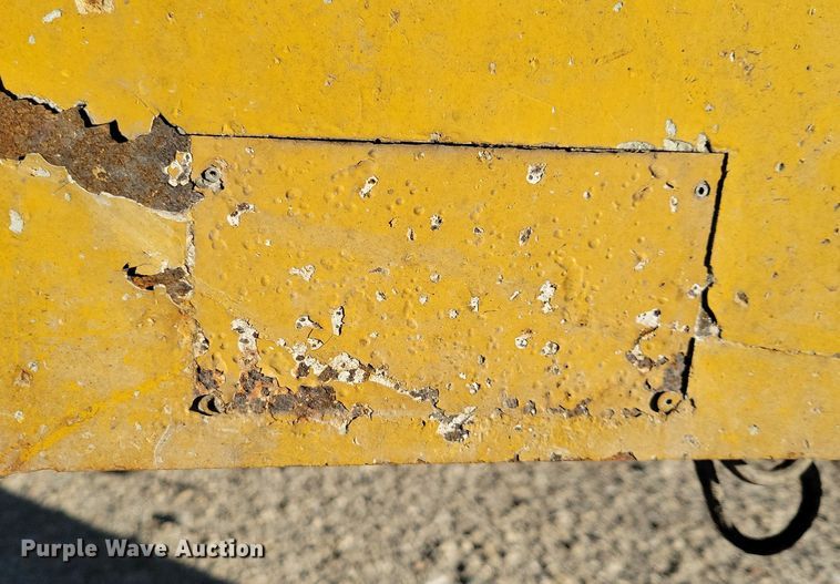 image for item NO9877 Vermeer BC1800 XL wood chipper