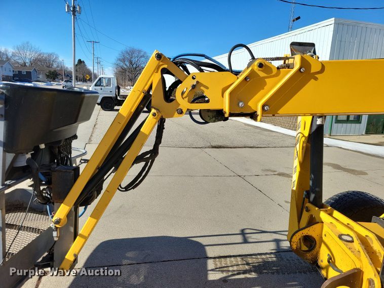 image for item NO9880 2008 Nifty SD64 boom lift