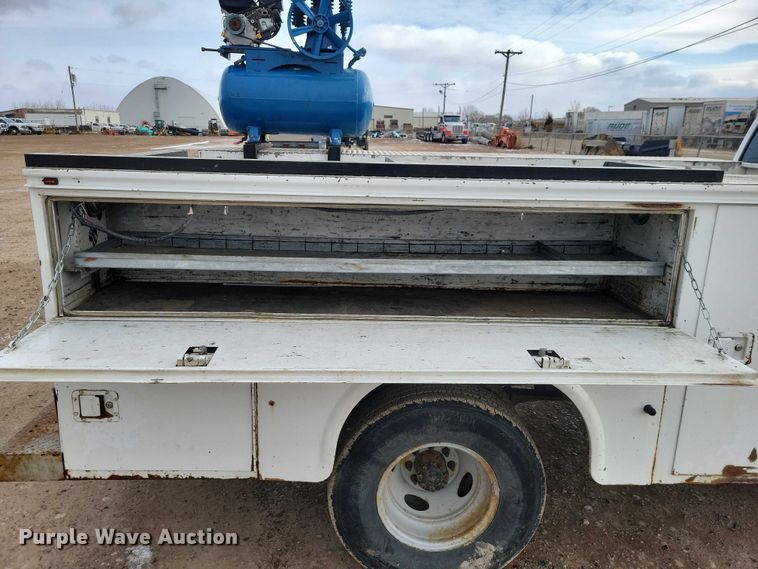 image for item NO9891 2003 Ford F350 Super Duty  utility bed pickup truck