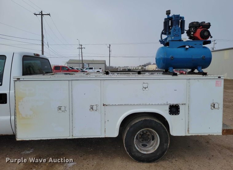 image for item NO9891 2003 Ford F350 Super Duty  utility bed pickup truck