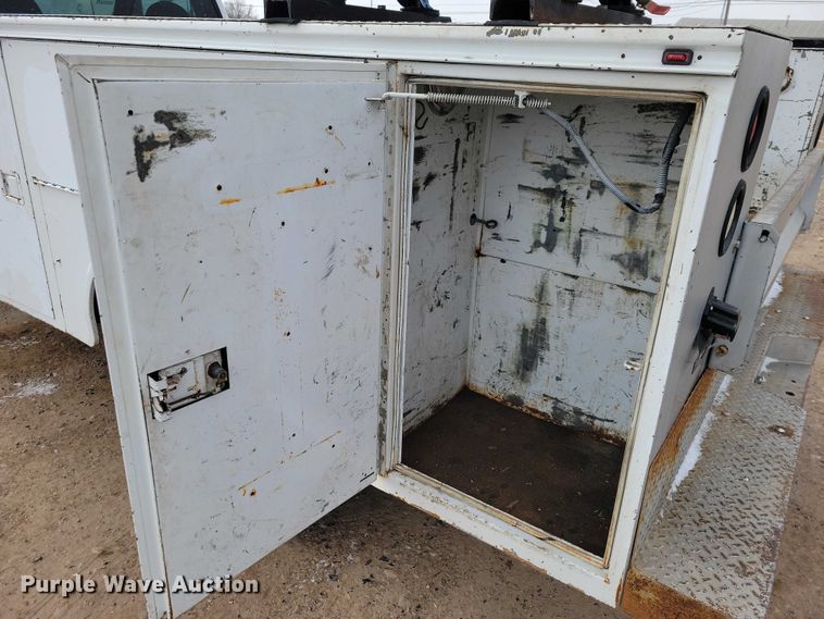 image for item NO9891 2003 Ford F350 Super Duty  utility bed pickup truck