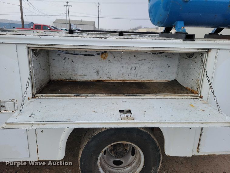 image for item NO9891 2003 Ford F350 Super Duty  utility bed pickup truck