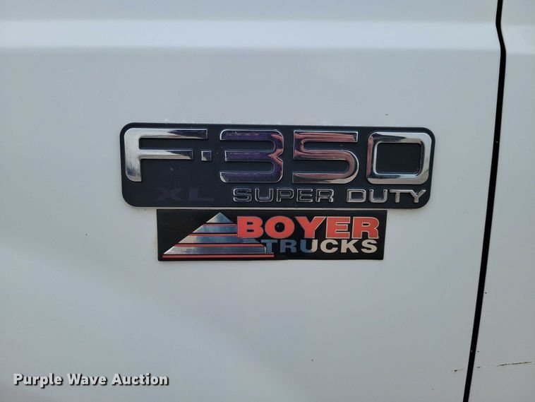 image for item NO9891 2003 Ford F350 Super Duty  utility bed pickup truck