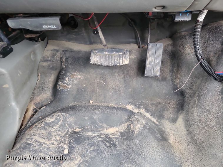 image for item NO9891 2003 Ford F350 Super Duty  utility bed pickup truck