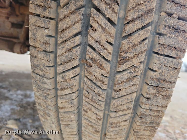 image for item NO9891 2003 Ford F350 Super Duty  utility bed pickup truck