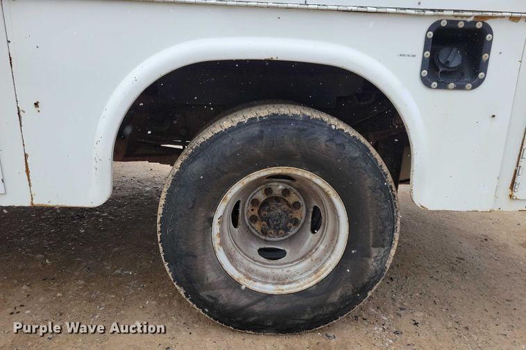 image for item NO9891 2003 Ford F350 Super Duty  utility bed pickup truck