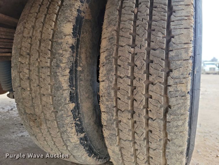 image for item NO9891 2003 Ford F350 Super Duty  utility bed pickup truck