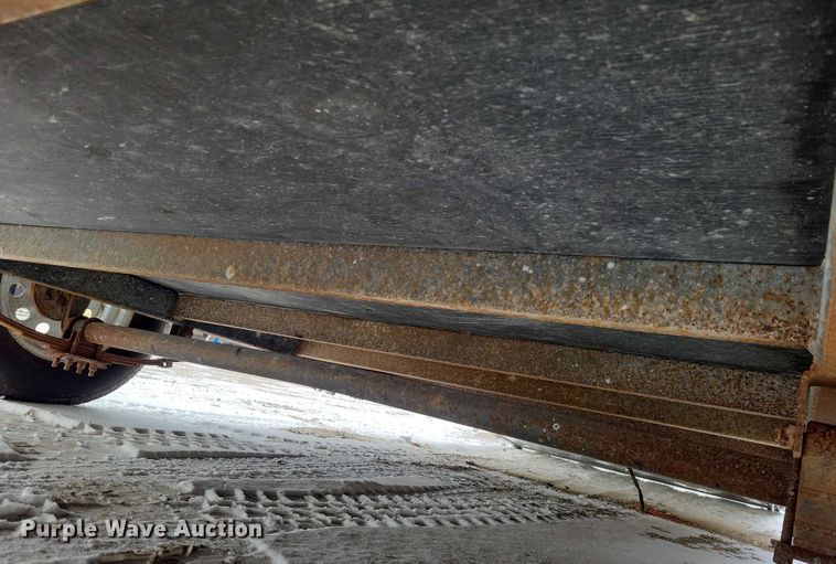 image for item NO9902 1999 Shadowmaster  enclosed cargo trailer