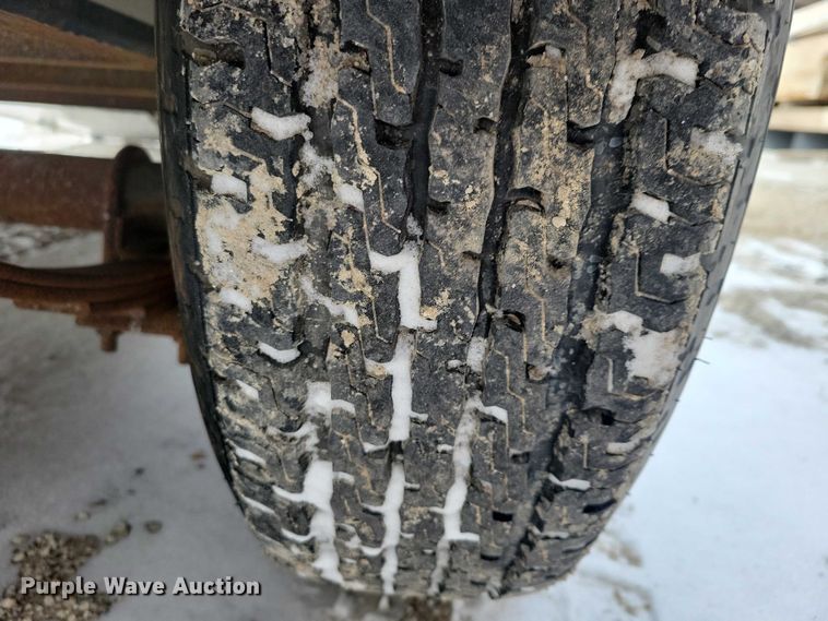 image for item NO9902 1999 Shadowmaster  enclosed cargo trailer