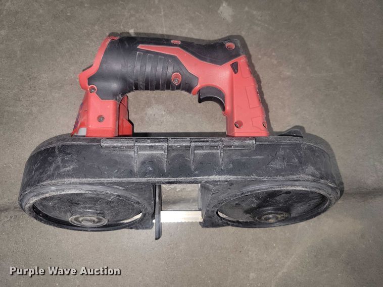 image for item NO9905 Approx. 146 Milwaukee band saws