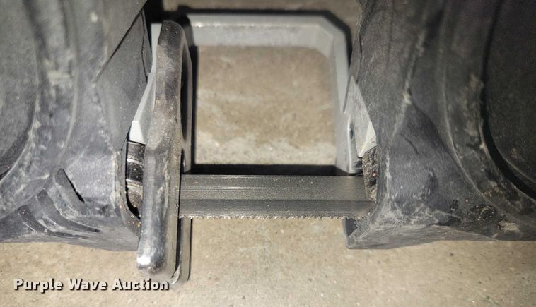 image for item NO9905 Approx. 146 Milwaukee band saws