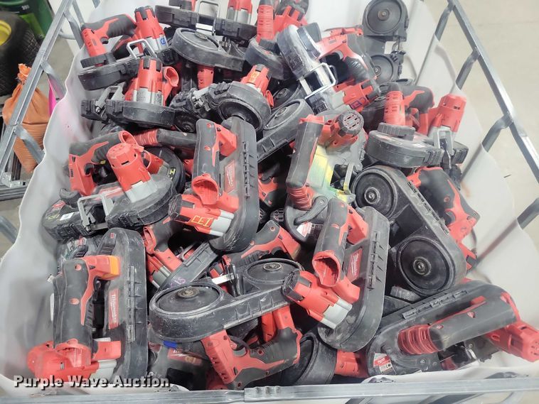 image for item NO9905 Approx. 146 Milwaukee band saws