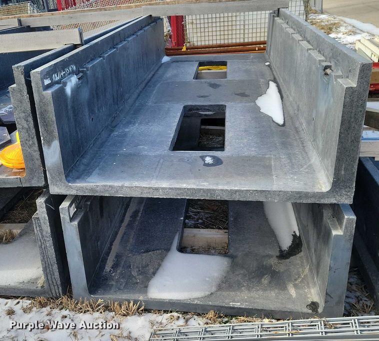 image for item NO9921 (11) Oldcastle T4016 trench boxes