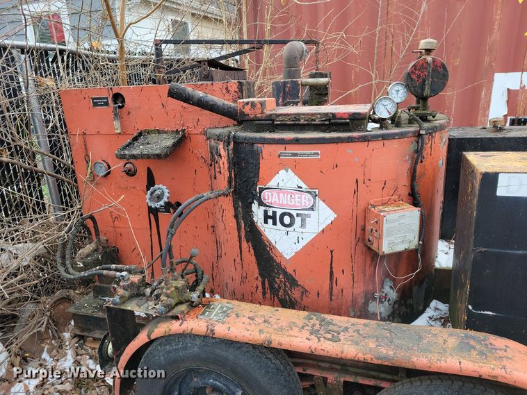 image for item NO9924 2007 Crafco pothole patcher