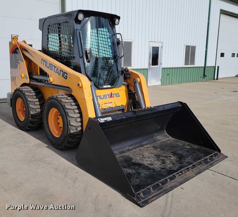 image for item NO9989 Mustang 2600R skid steer loader