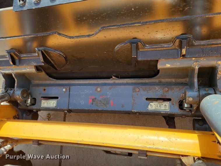 image for item NO9989 Mustang 2600R skid steer loader