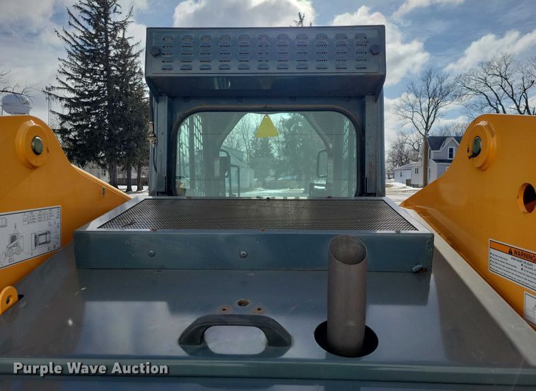 image for item NO9989 Mustang 2600R skid steer loader