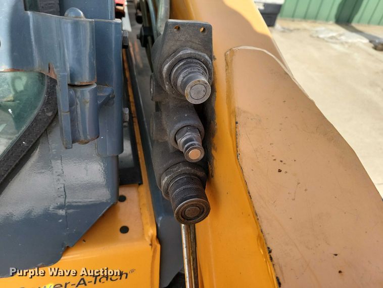 image for item NO9989 Mustang 2600R skid steer loader