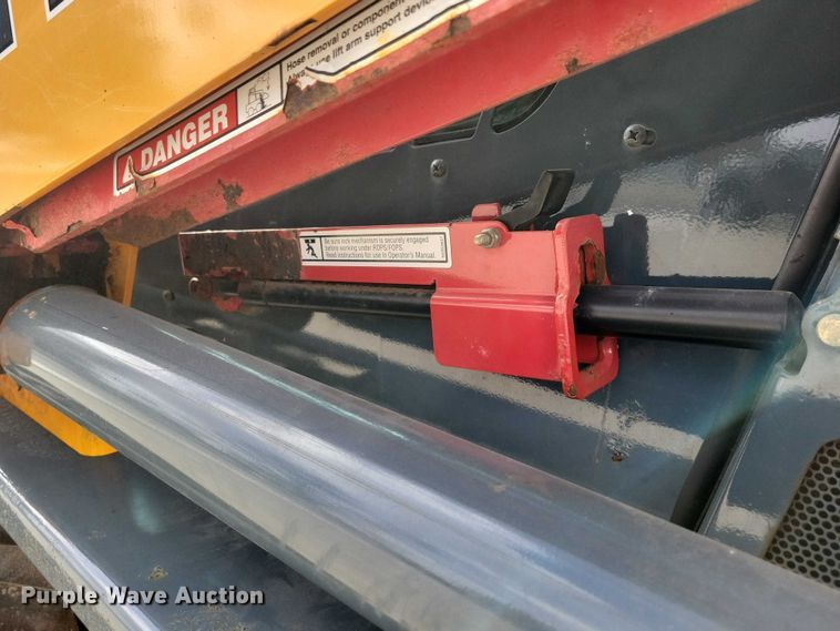 image for item NO9989 Mustang 2600R skid steer loader