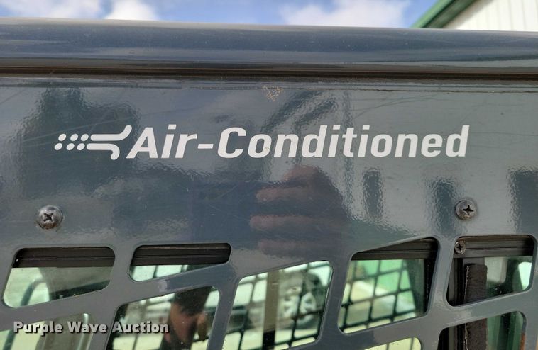 image for item NO9989 Mustang 2600R skid steer loader