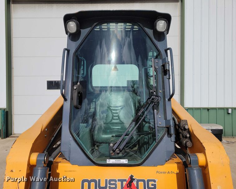 image for item NO9989 Mustang 2600R skid steer loader