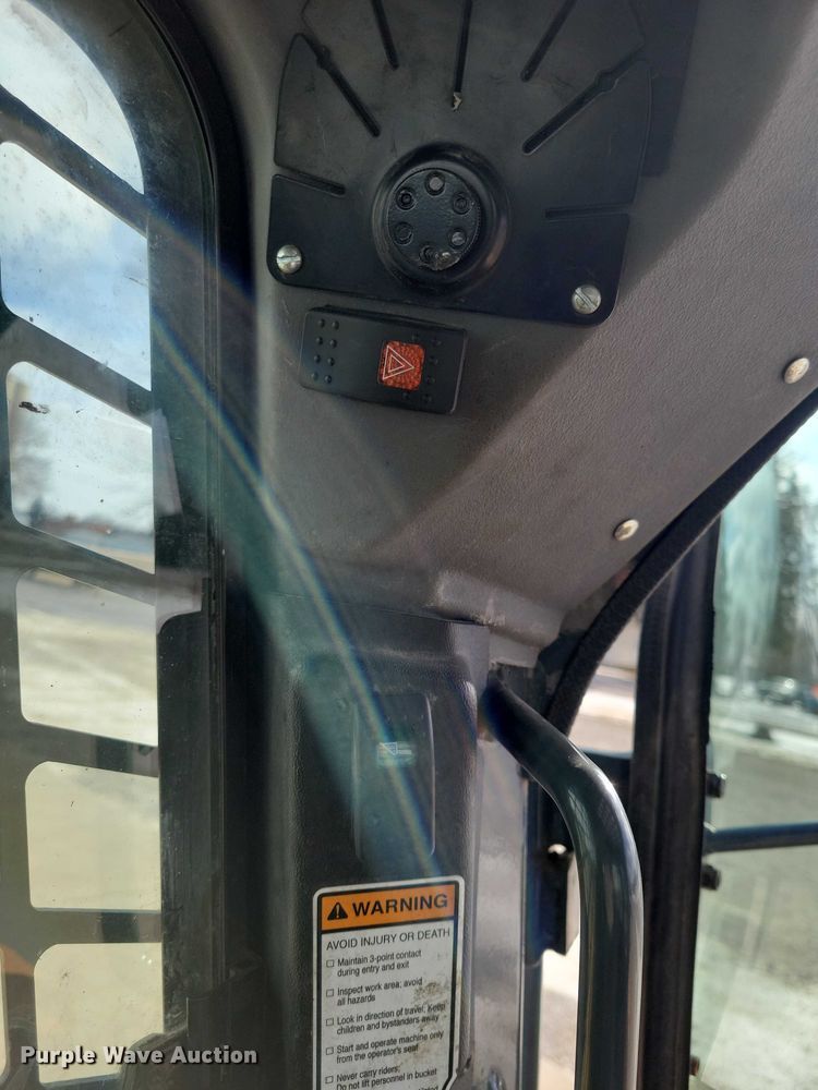 image for item NO9989 Mustang 2600R skid steer loader