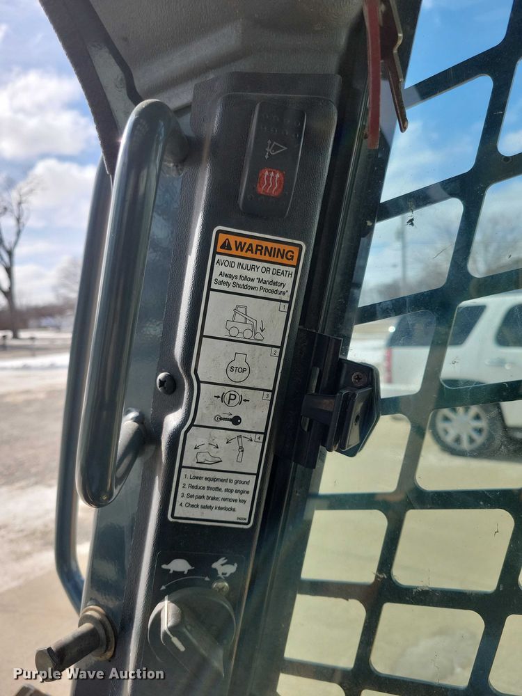 image for item NO9989 Mustang 2600R skid steer loader