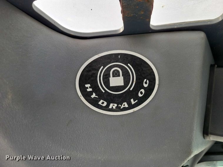 image for item NO9989 Mustang 2600R skid steer loader