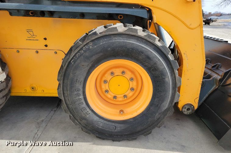 image for item NO9989 Mustang 2600R skid steer loader