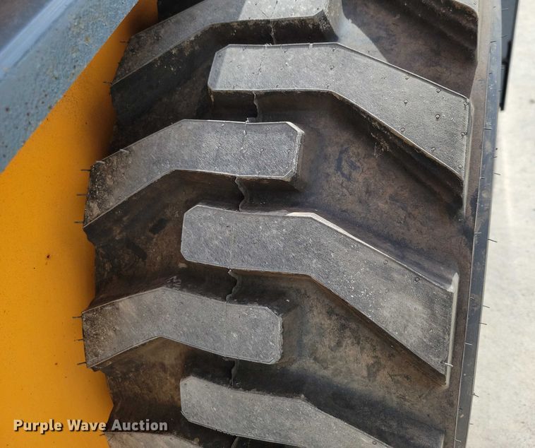 image for item NO9989 Mustang 2600R skid steer loader