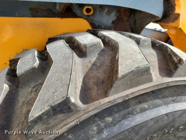 image for item NO9989 Mustang 2600R skid steer loader