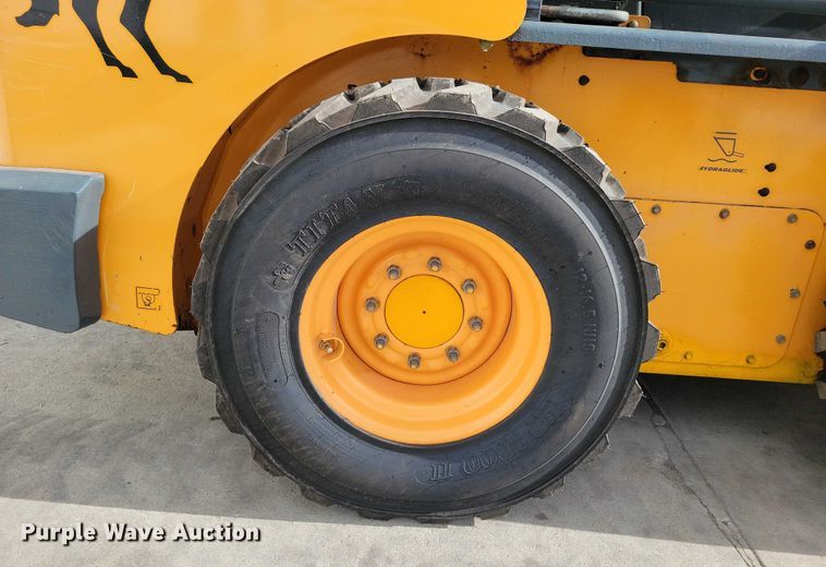 image for item NO9989 Mustang 2600R skid steer loader