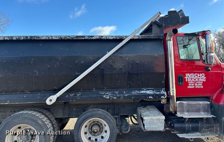image for item OE9377 2005 International 7600 dump truck
